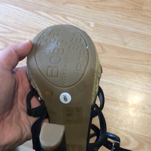 BCBG heels - Picture 2 of 3